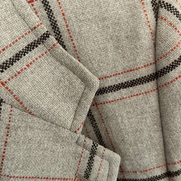 French wool blazer fits like a ladies 8 - Picture 2 of 12